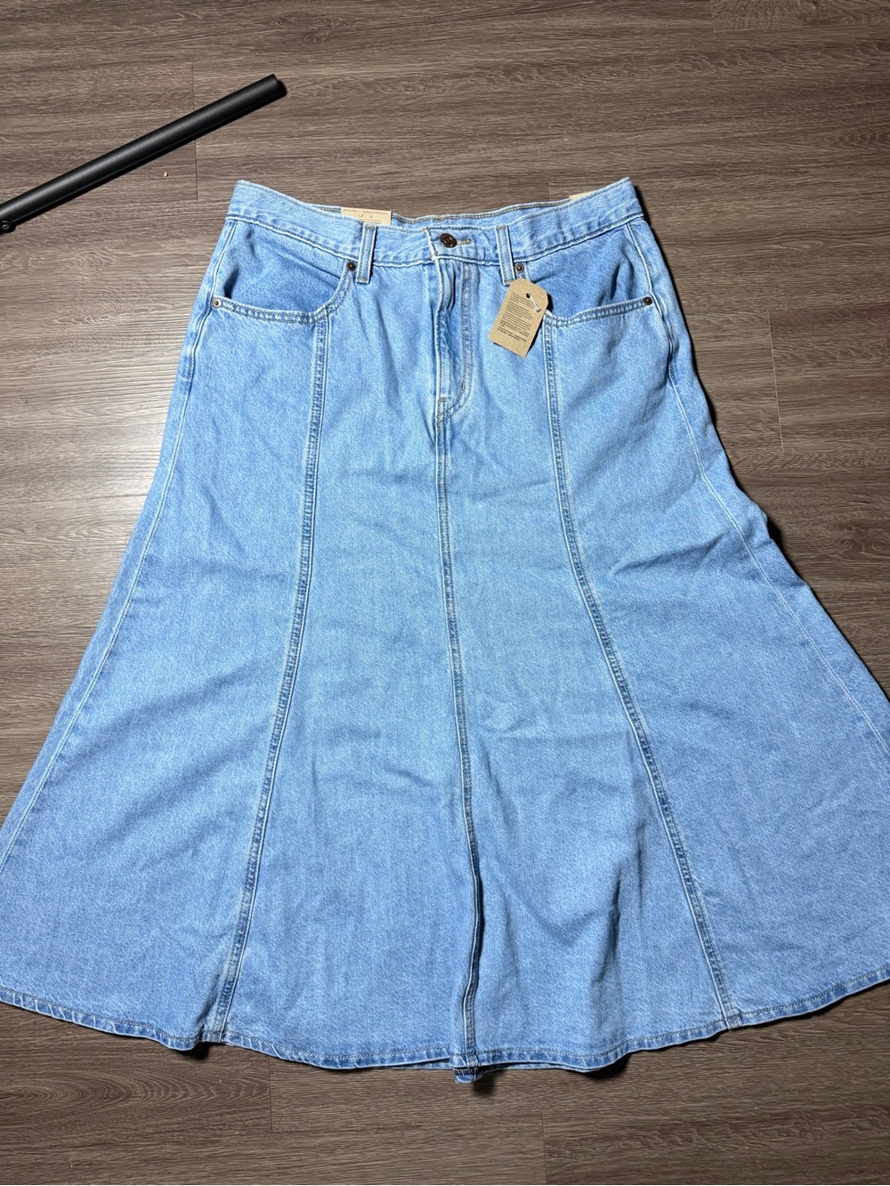 NWT Levi’s Women’s Fit And Flare Denim Midi Skirt Size 31